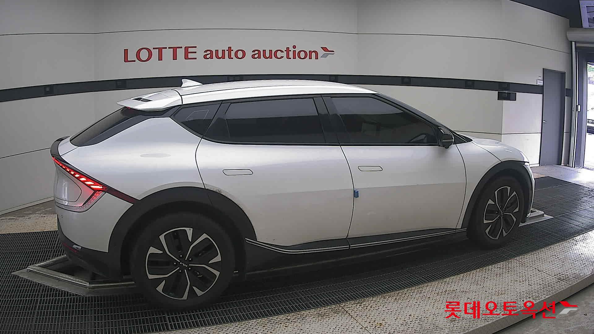 2022 - kia ev6
