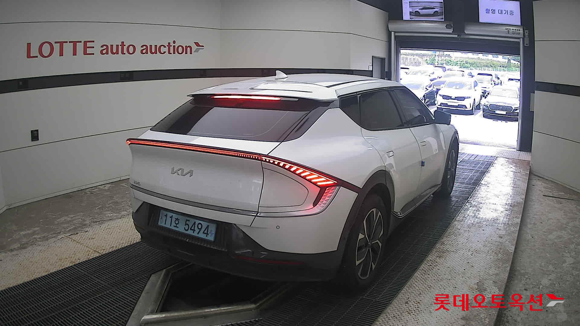 2022 - kia ev6