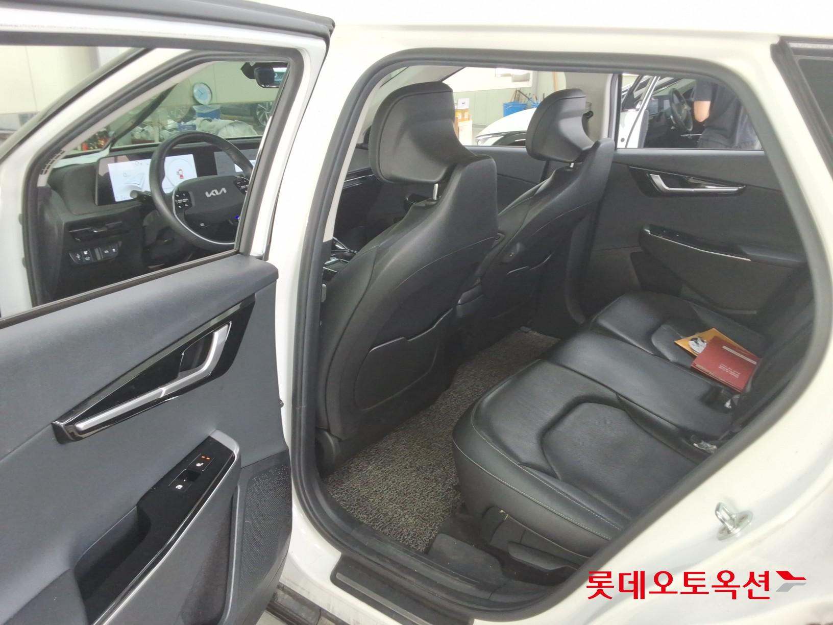 2022 - kia ev6