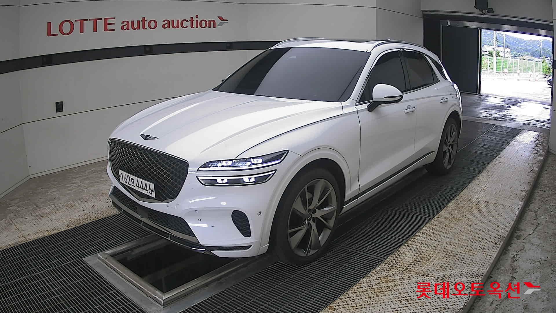 2021 - genesis gv70