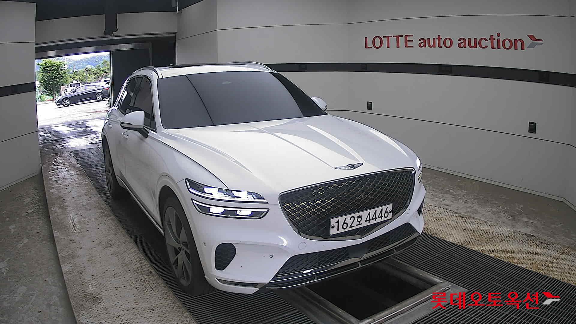2021 - genesis gv70