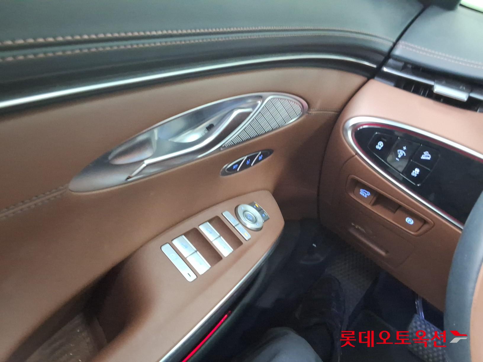 2021 - genesis gv70