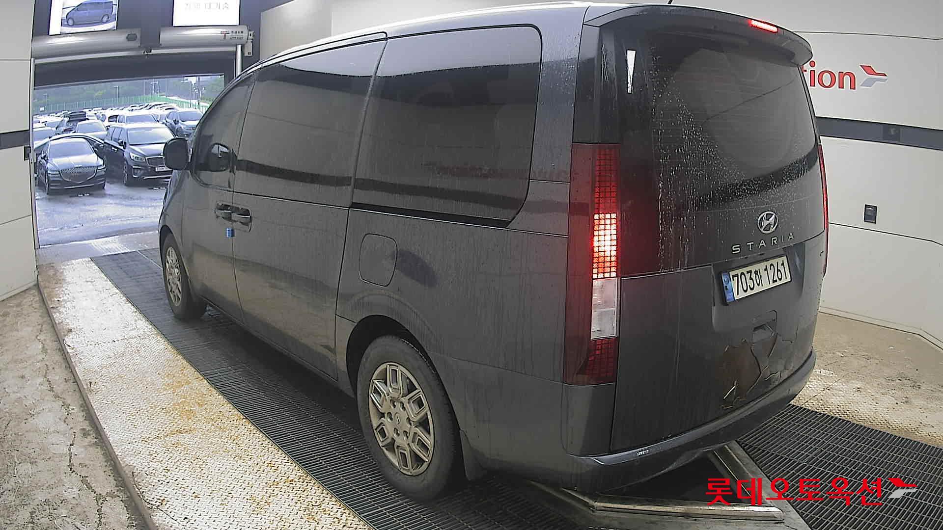 2022 - hyundai staria