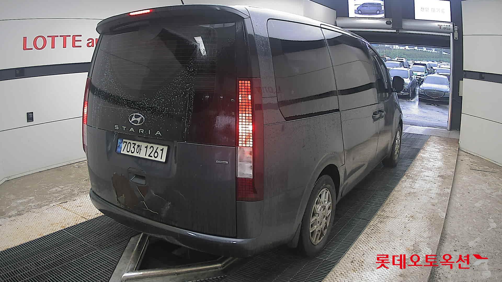 2022 - hyundai staria