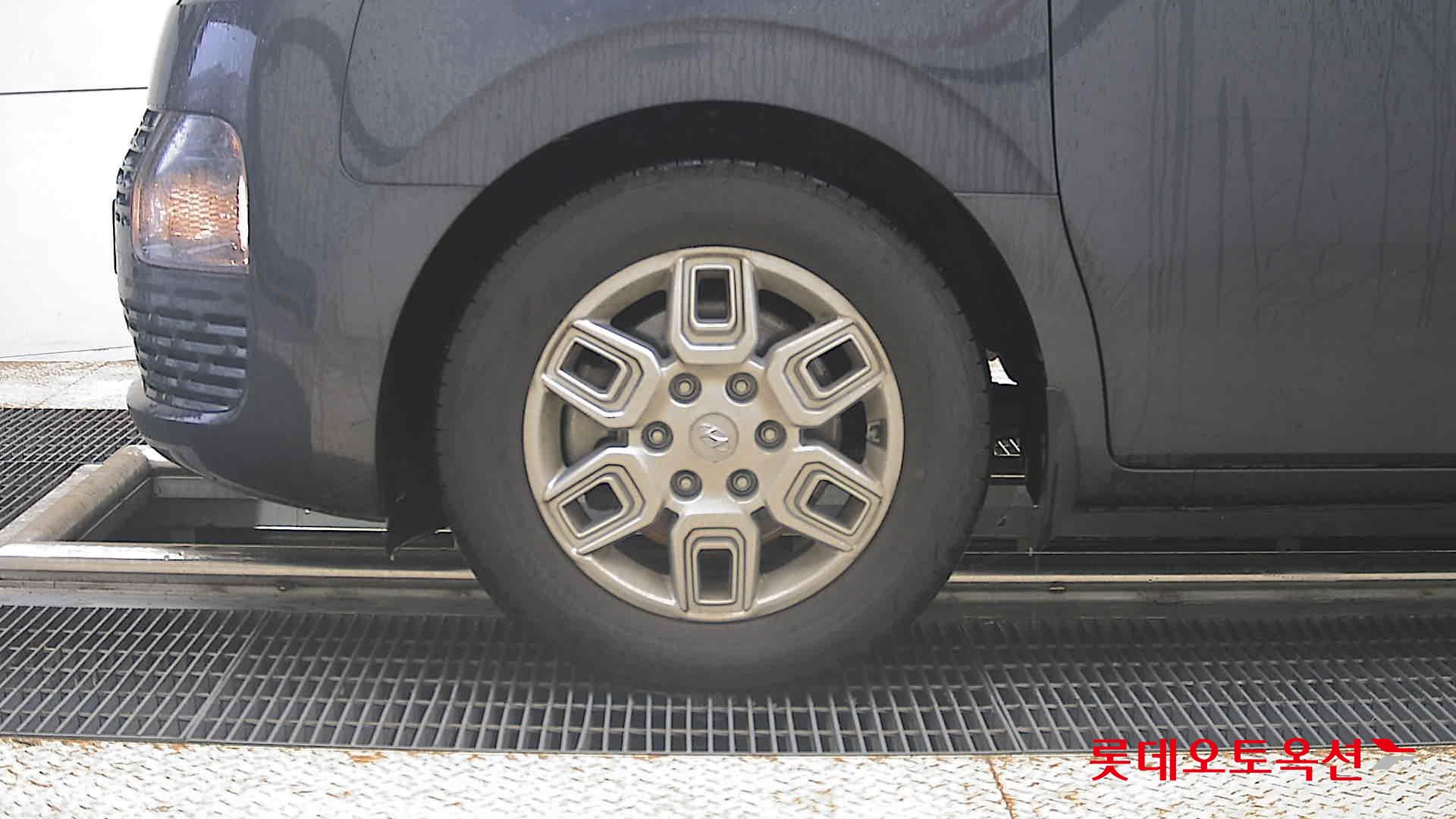 2022 - hyundai staria