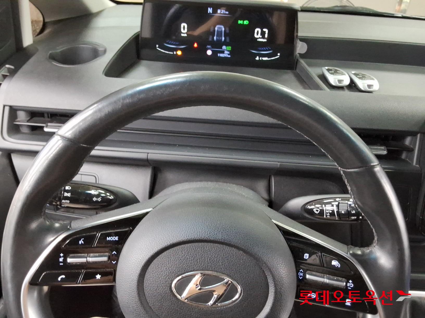2022 - hyundai staria