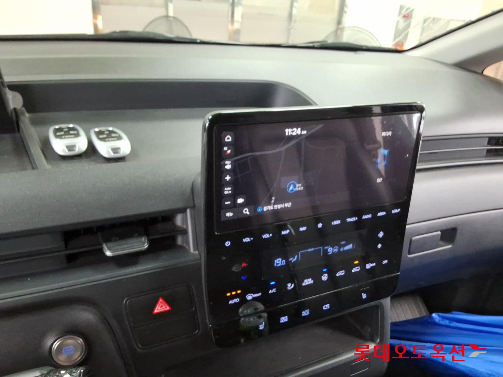 2022 - hyundai staria