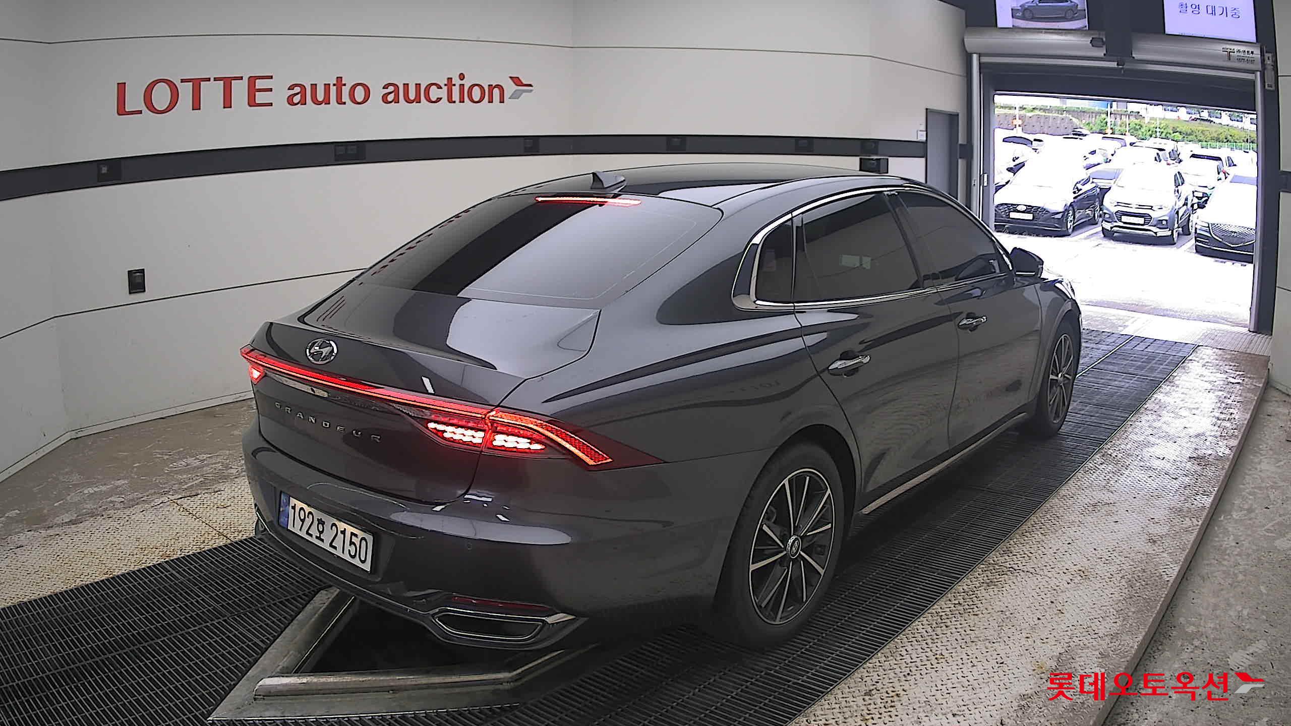 2022 - hyundai grandeur