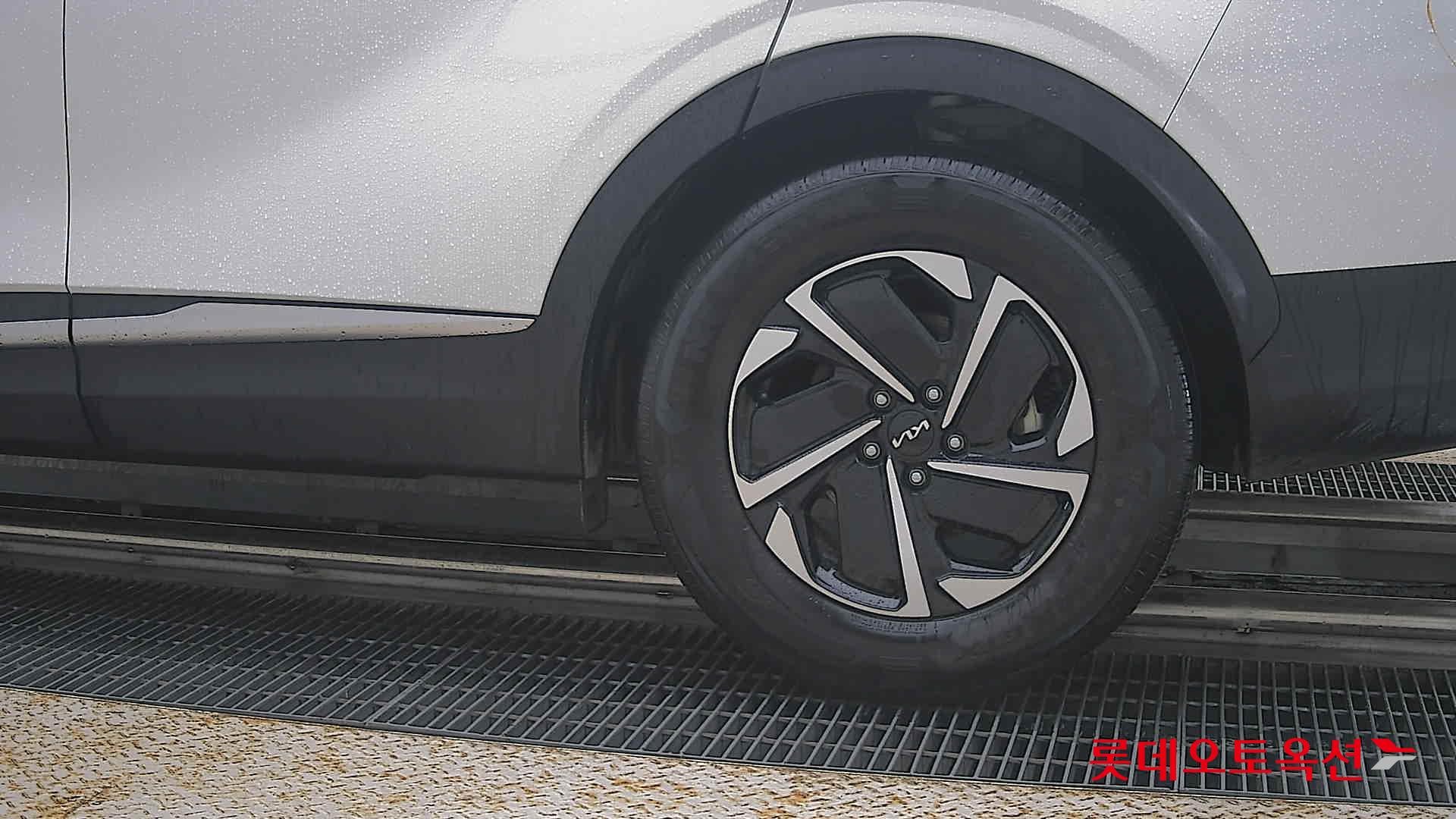 2023 - kia sportage