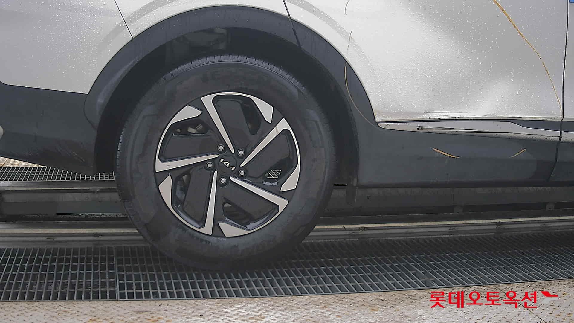 2023 - kia sportage