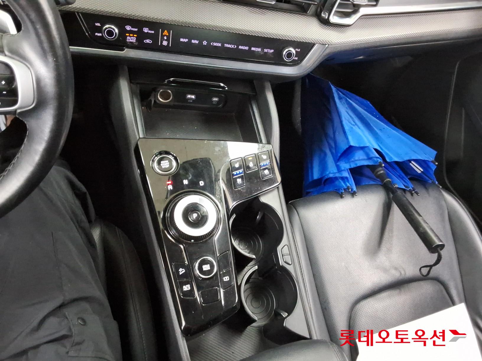 2023 - kia sportage