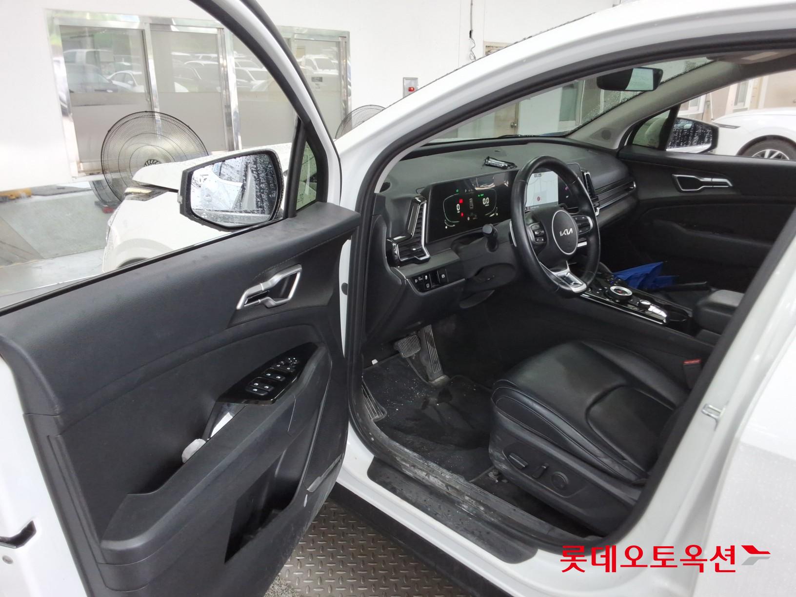 2023 - kia sportage