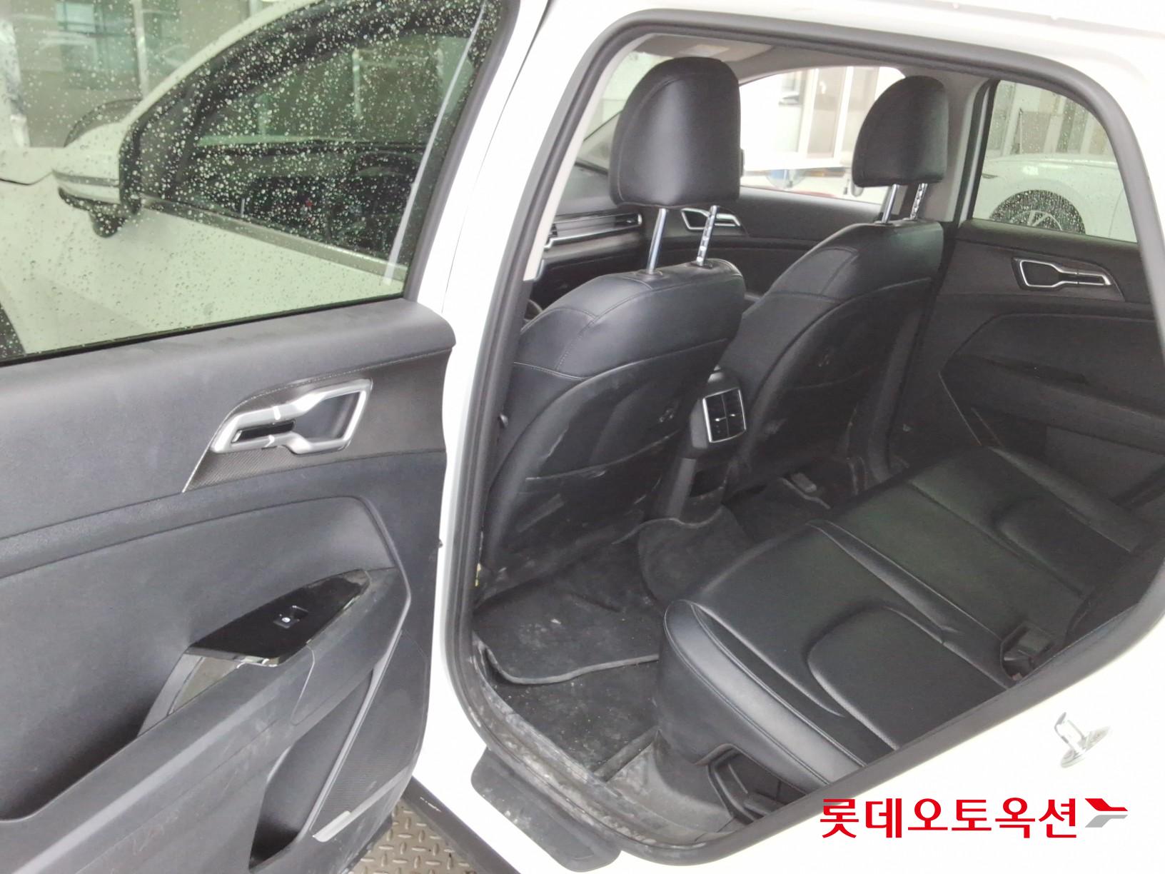 2023 - kia sportage