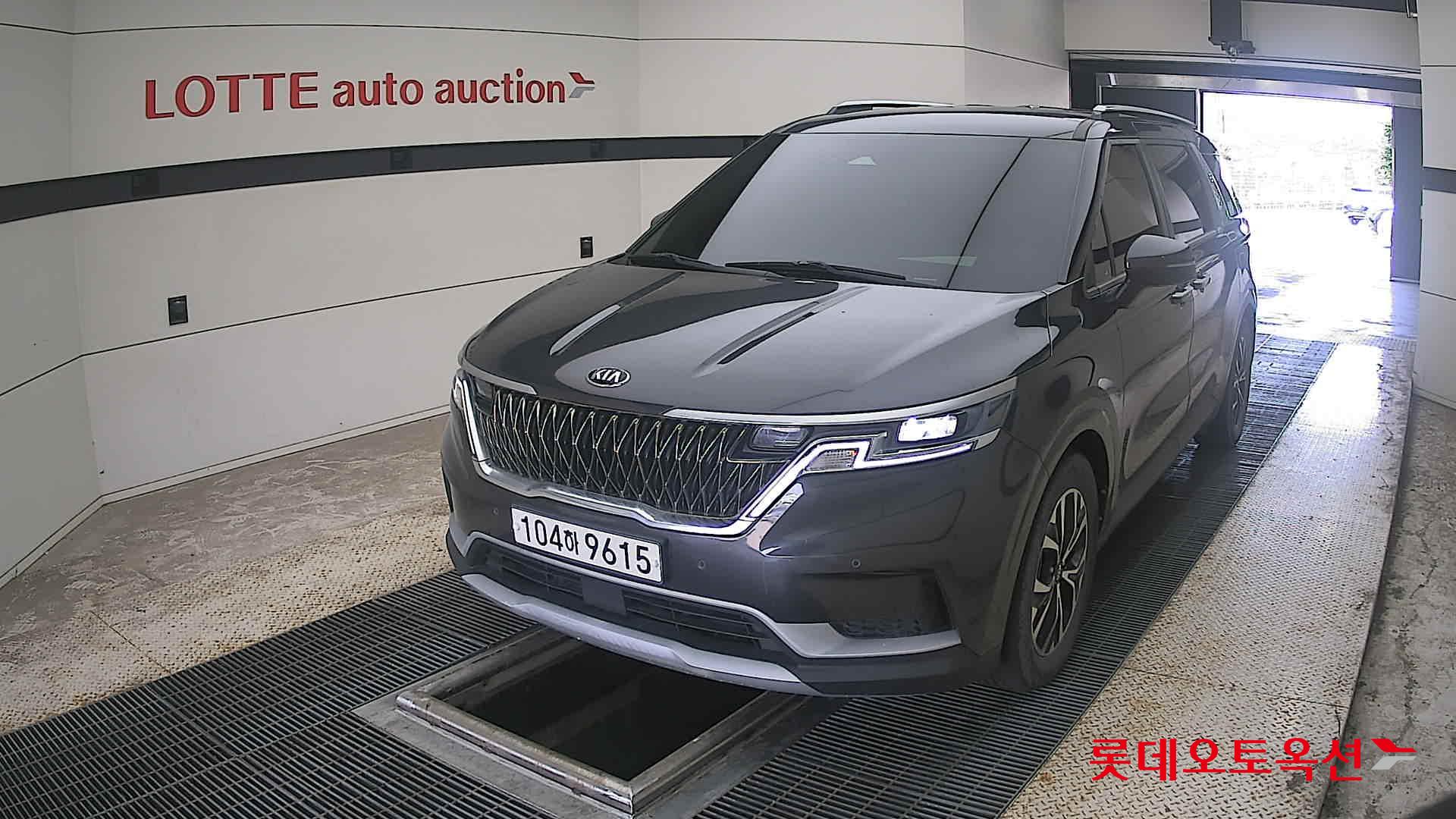 2021 - kia carnival