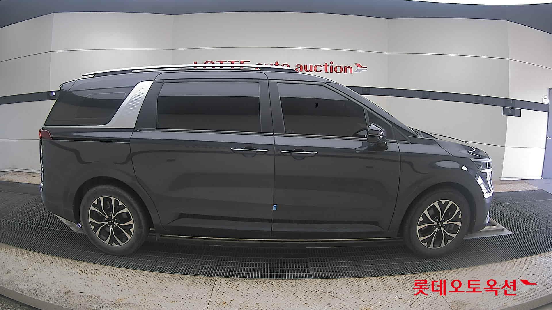 2021 - kia carnival