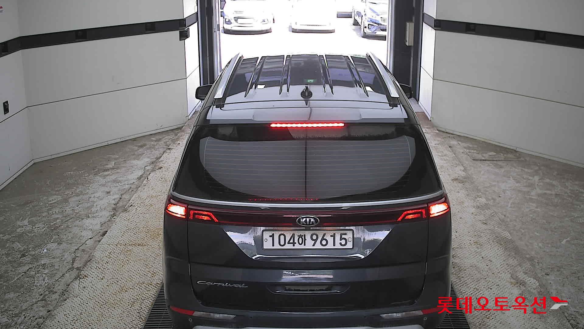 2021 - kia carnival