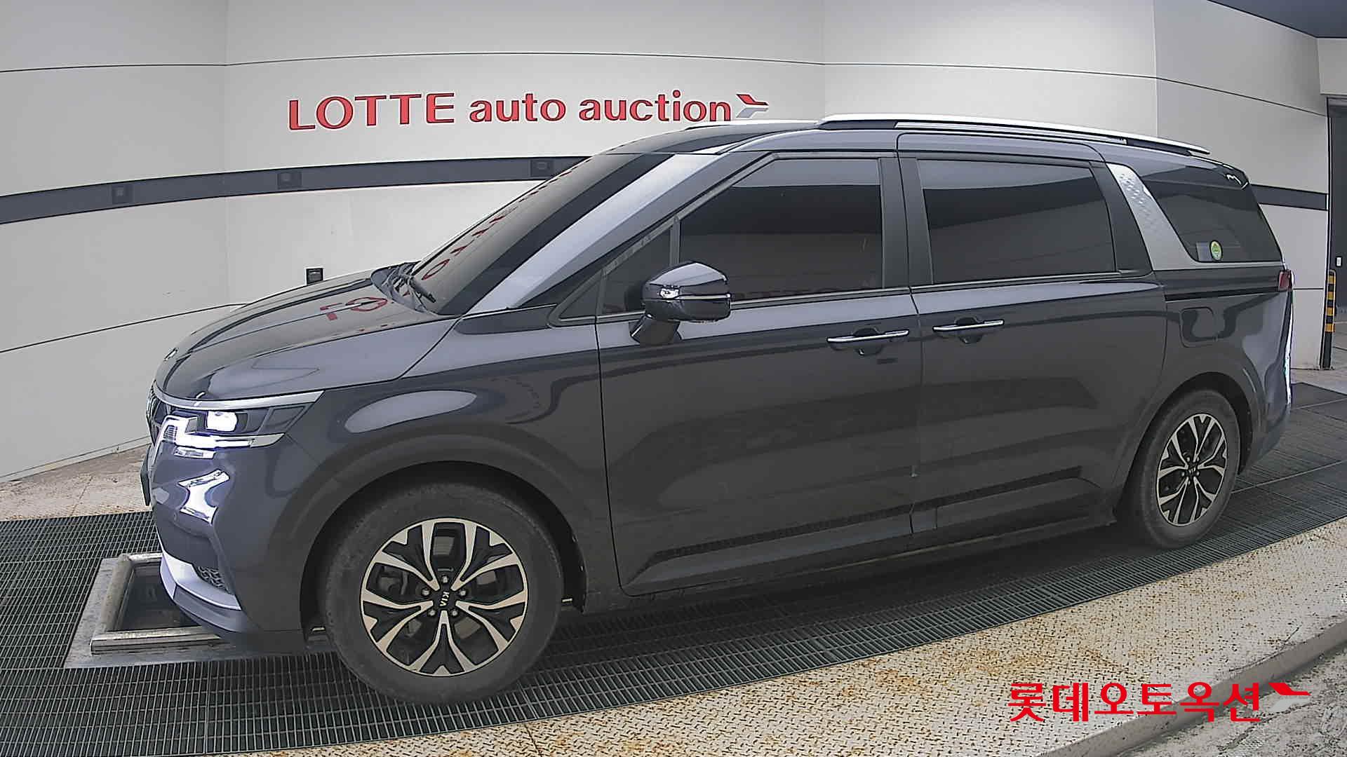 2021 - kia carnival