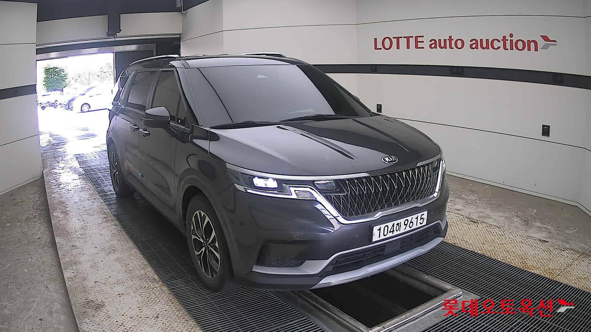 2021 - kia carnival