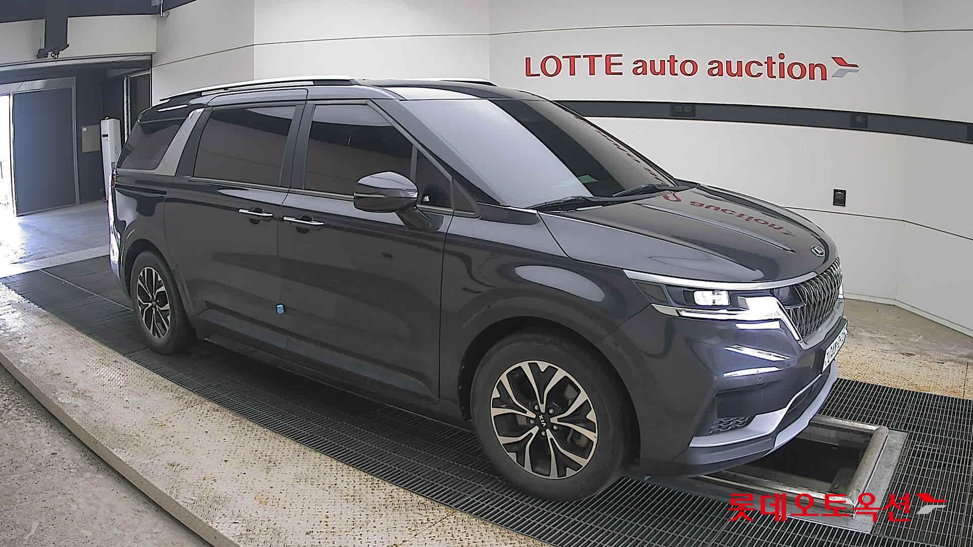 2021 - kia carnival