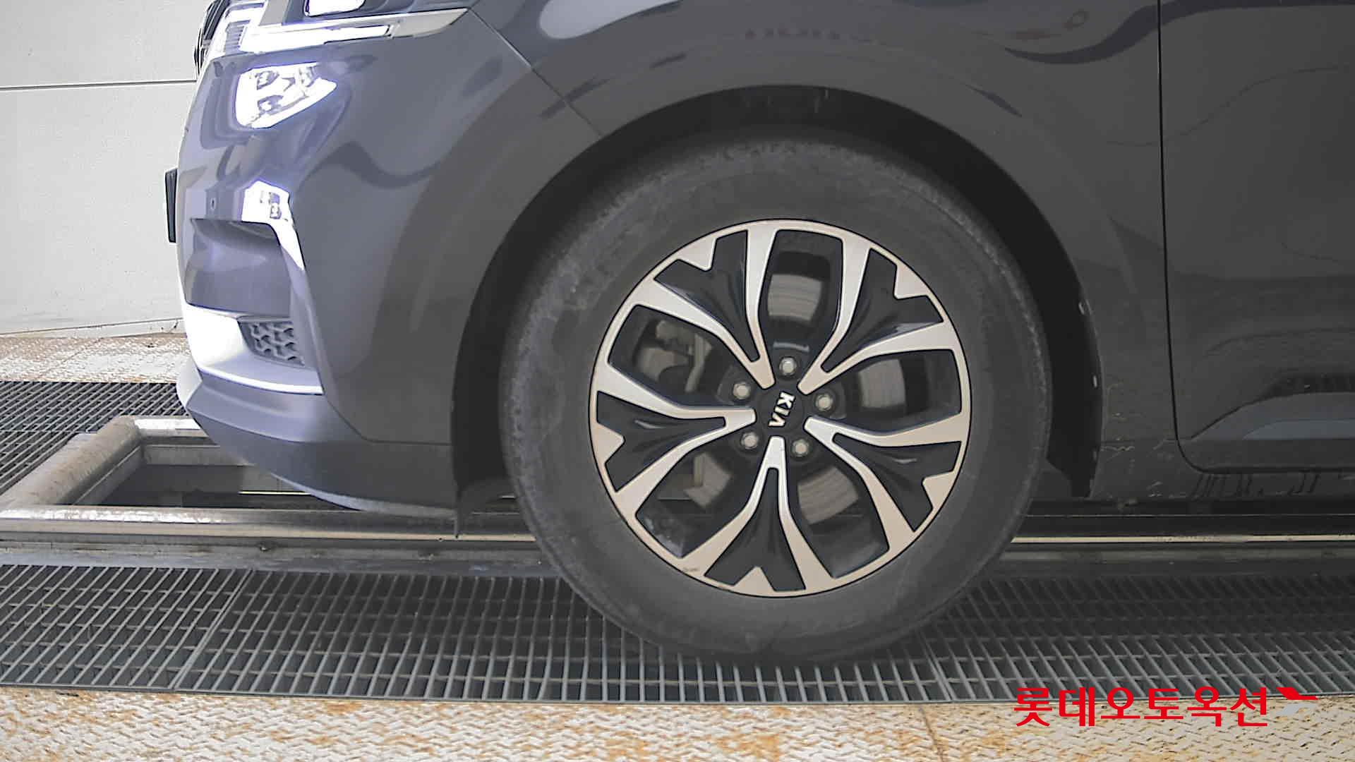 2021 - kia carnival