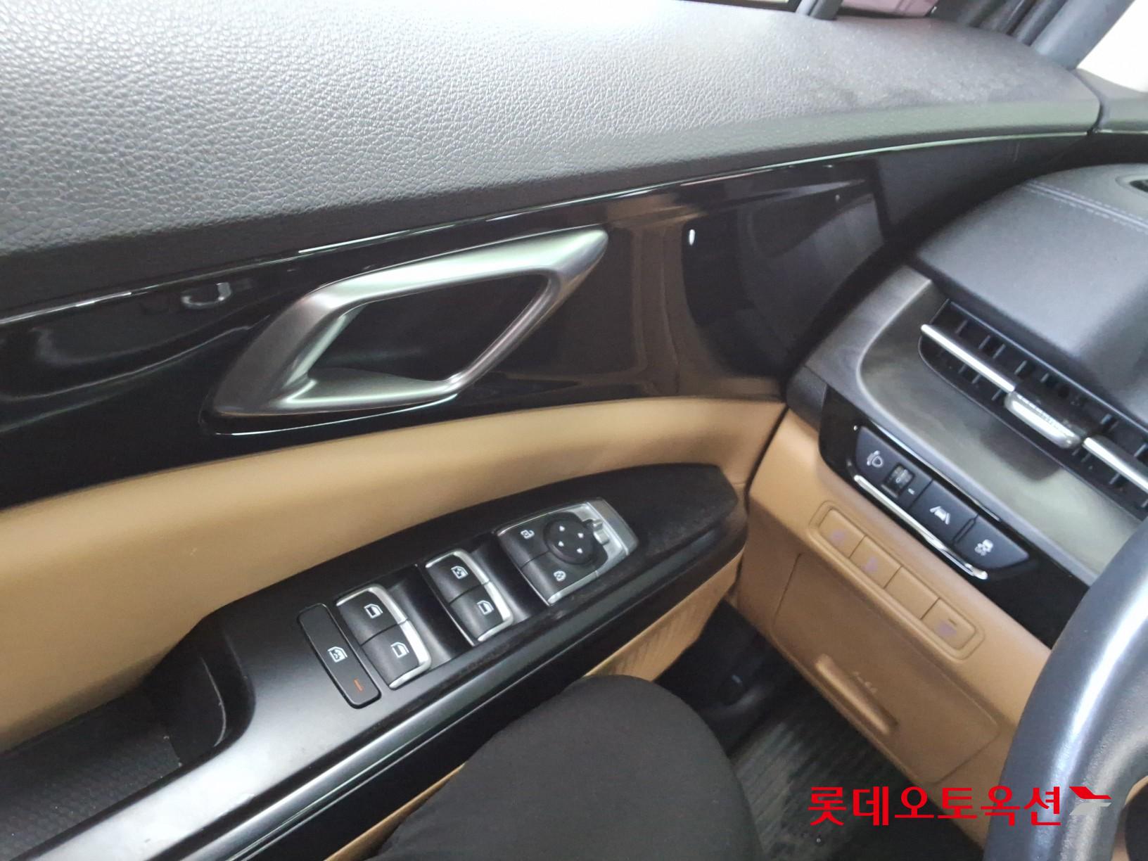 2021 - kia carnival
