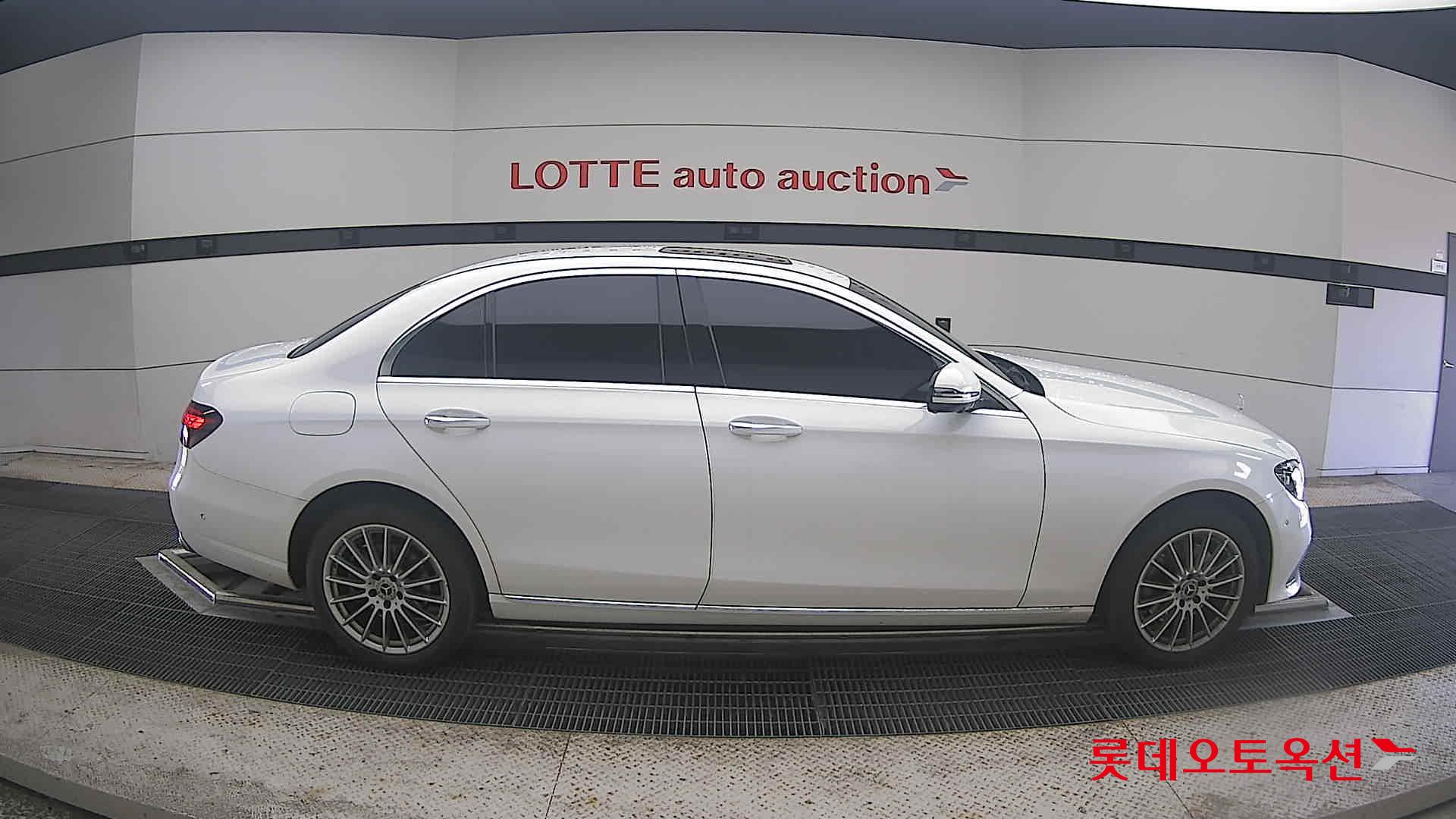 2022 - mercedes-benz e220