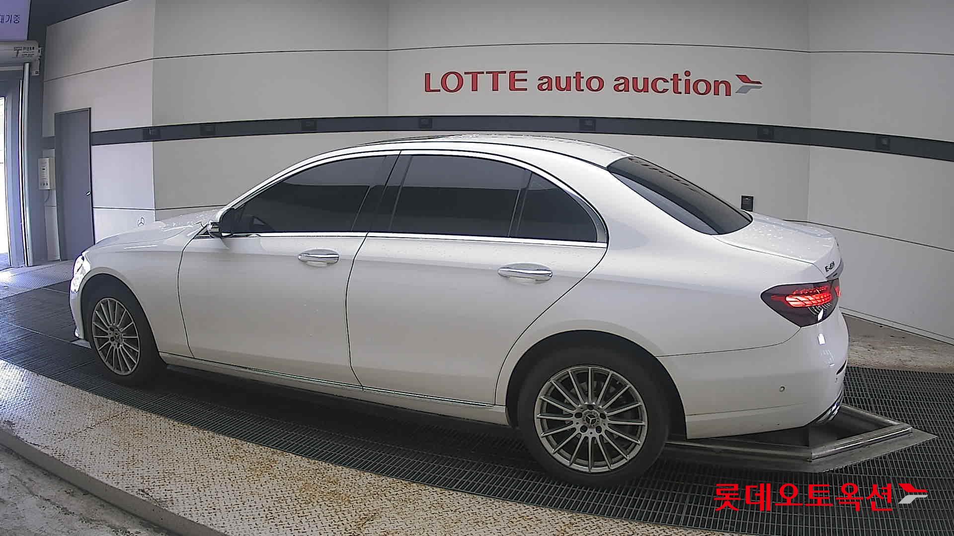 2022 - mercedes-benz e220