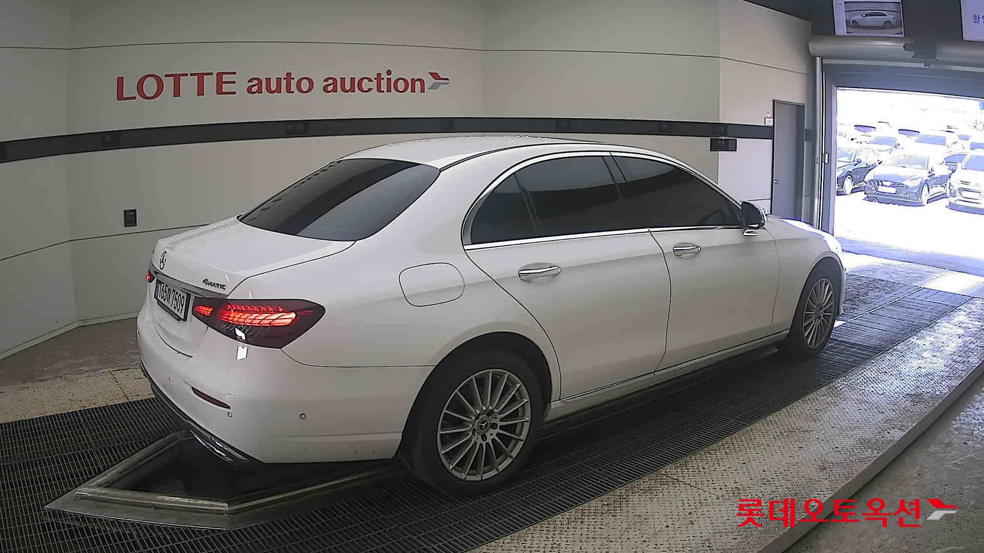 2022 - mercedes-benz e220