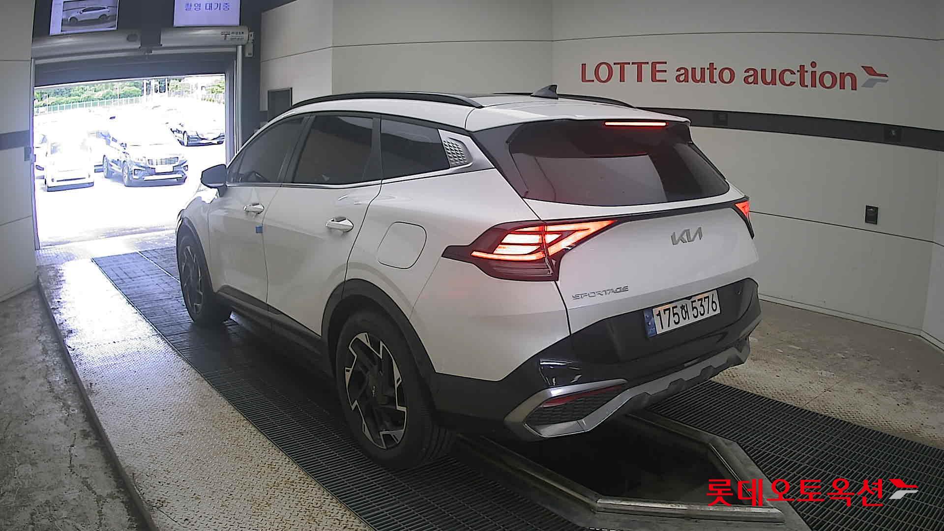 2023 - kia sportage