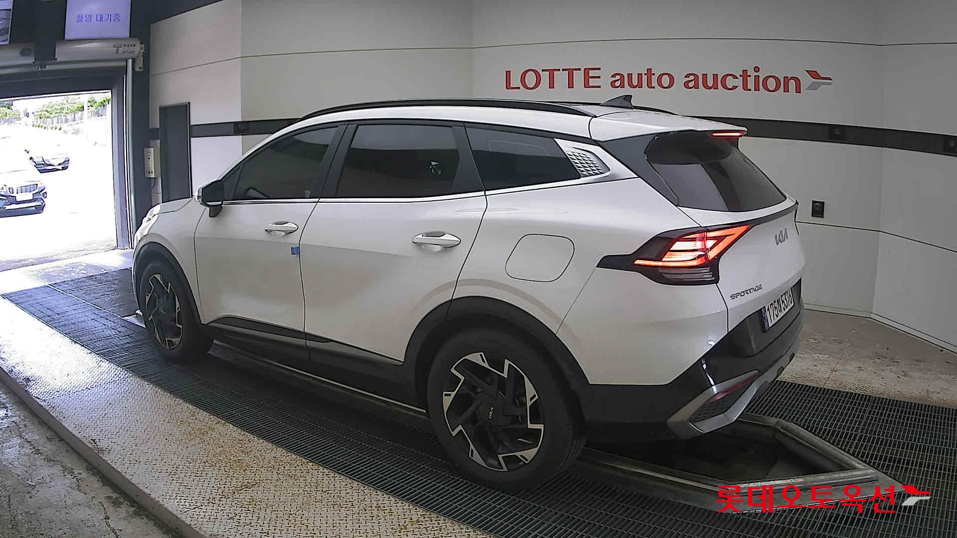 2023 - kia sportage