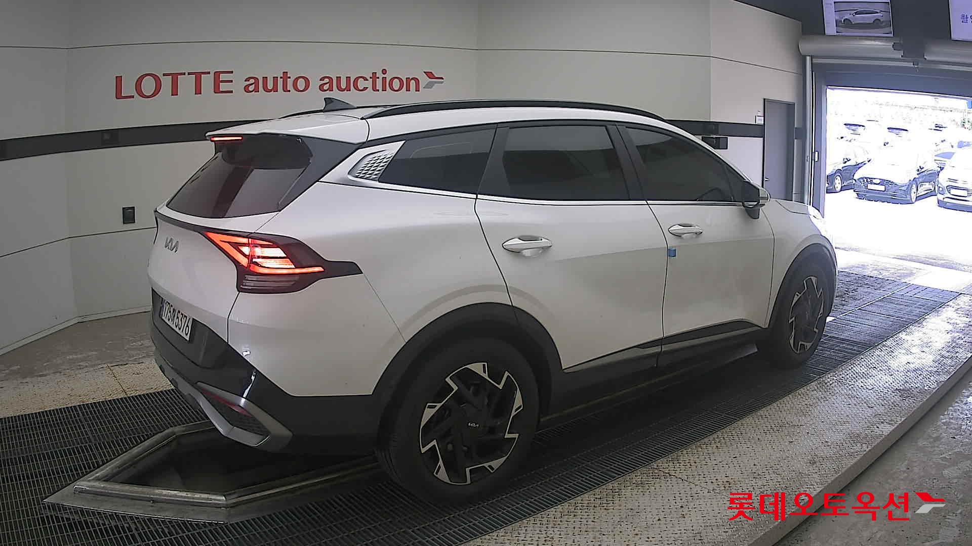 2023 - kia sportage