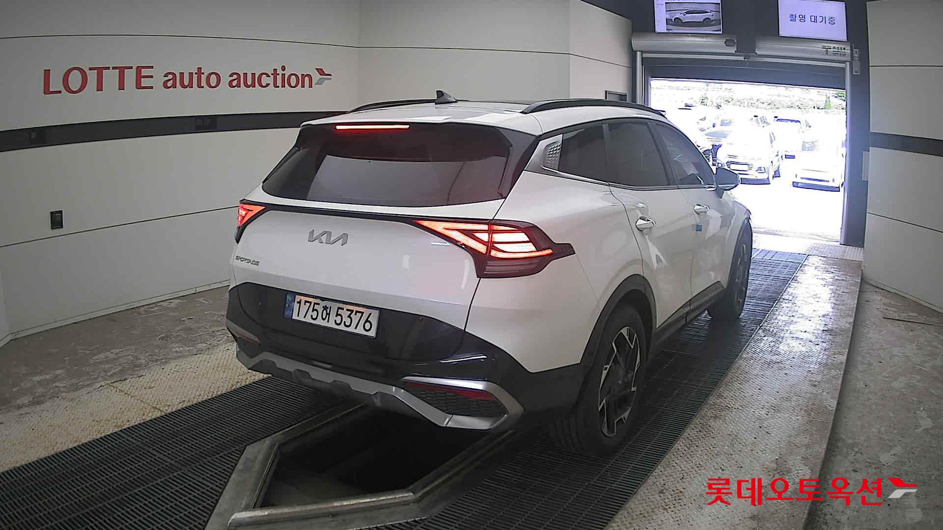 2023 - kia sportage