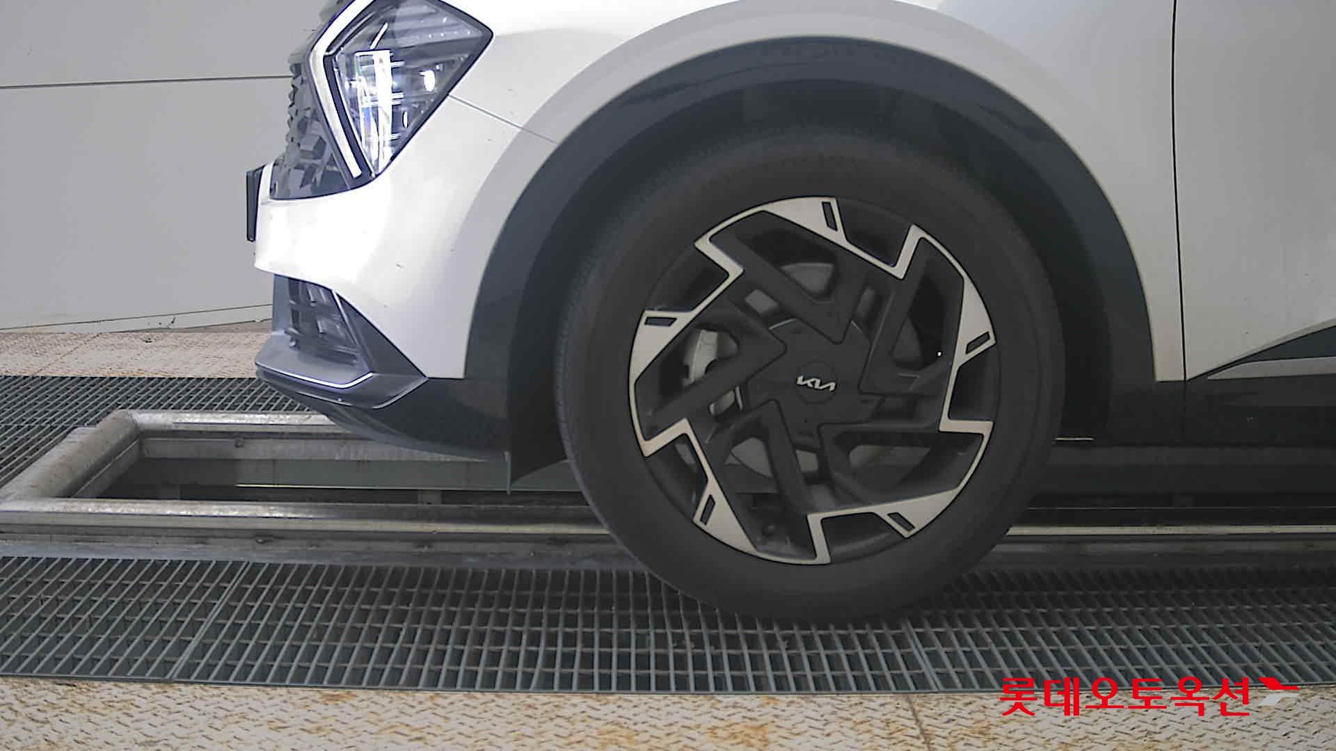 2023 - kia sportage
