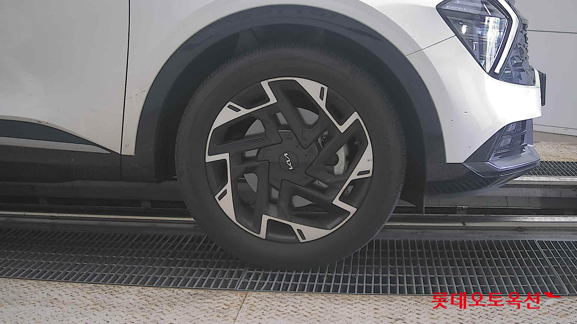 2023 - kia sportage