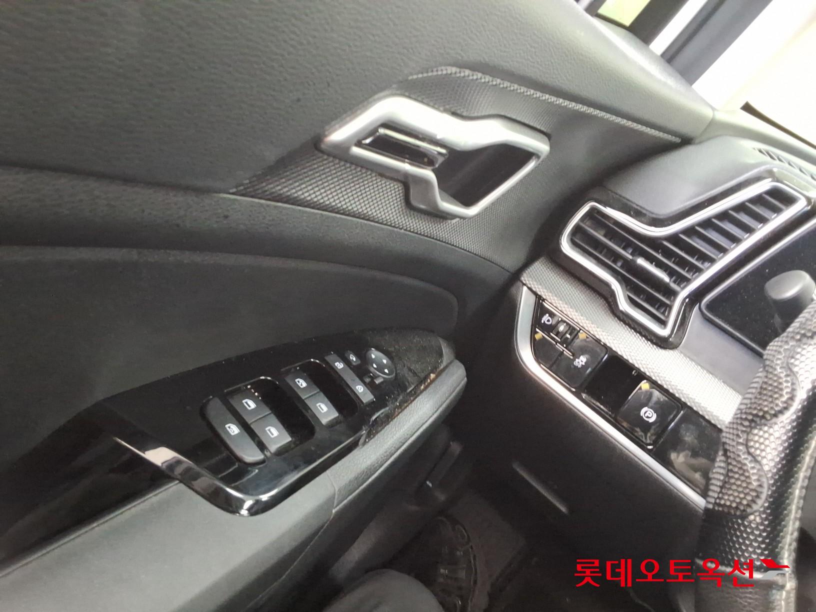 2023 - kia sportage