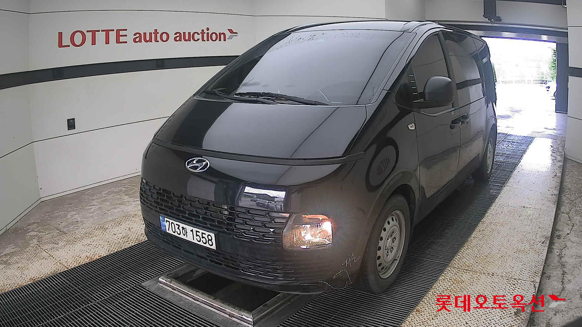2022 - hyundai staria