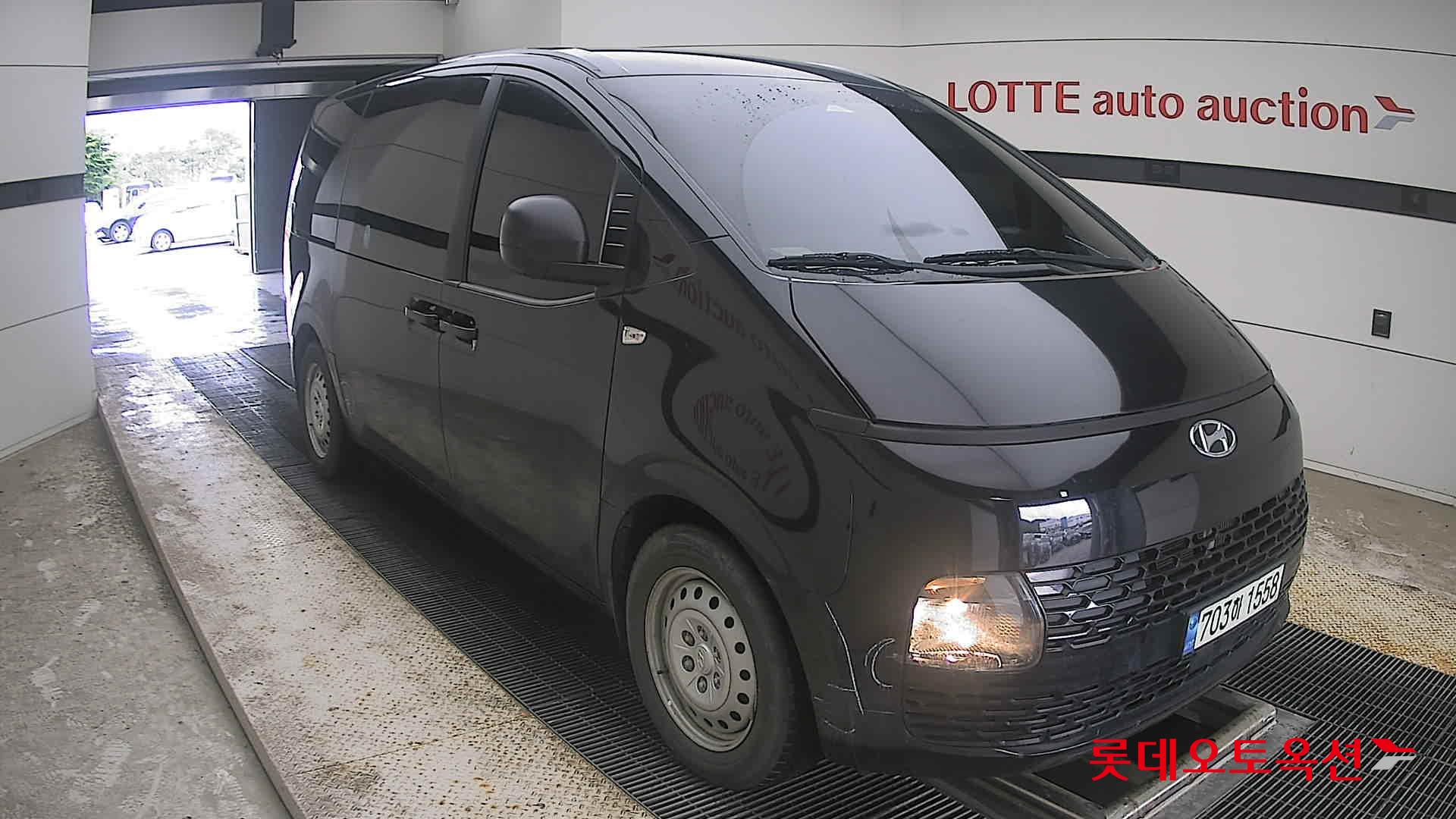 2022 - hyundai staria