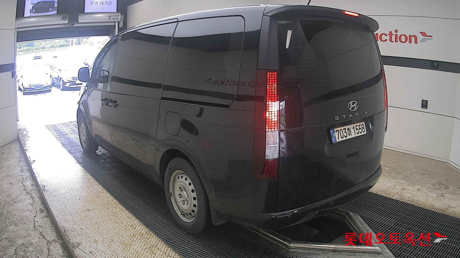 2022 - hyundai staria