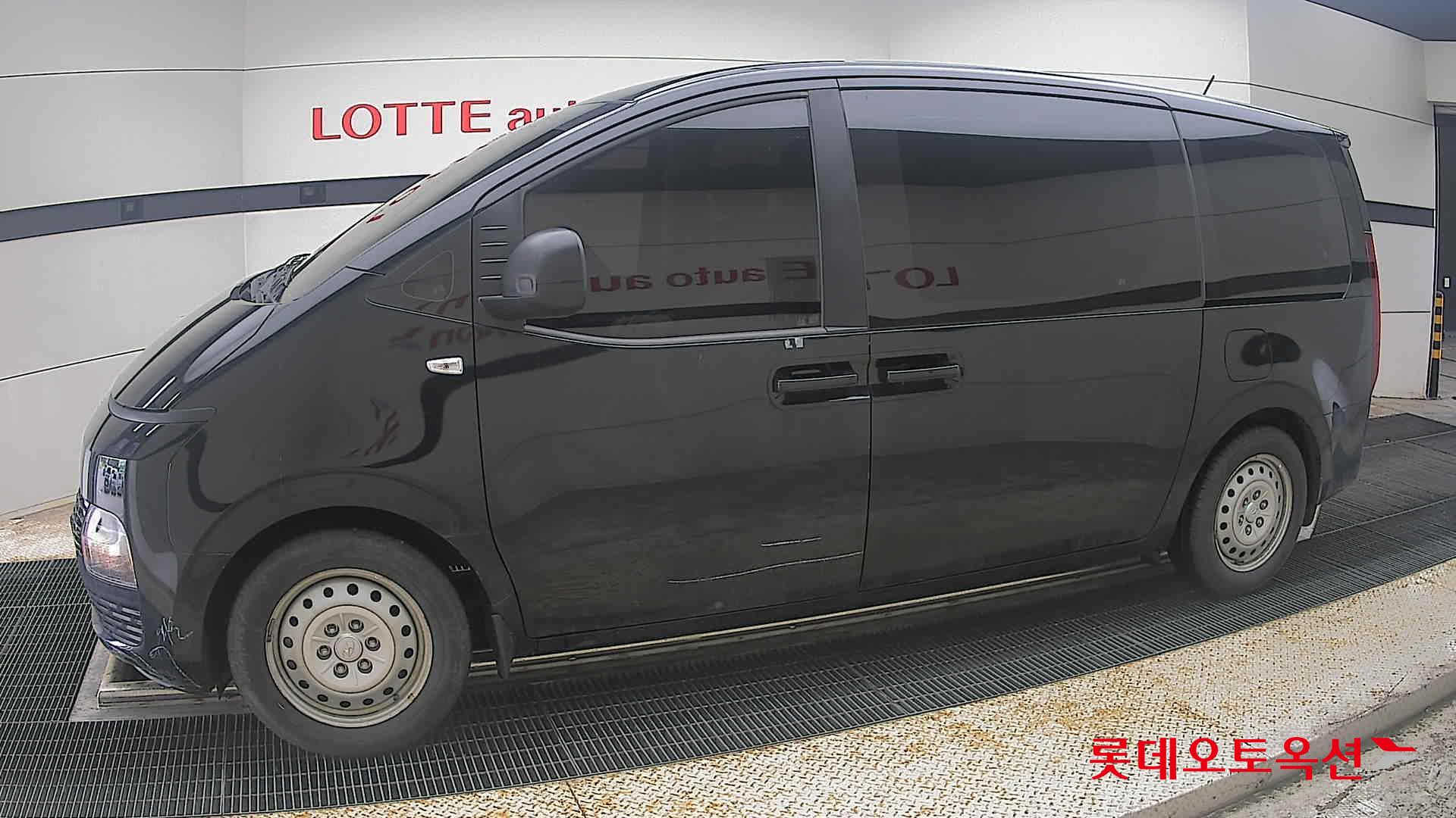 2022 - hyundai staria