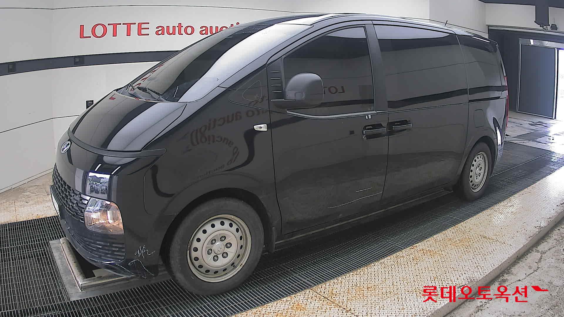 2022 - hyundai staria