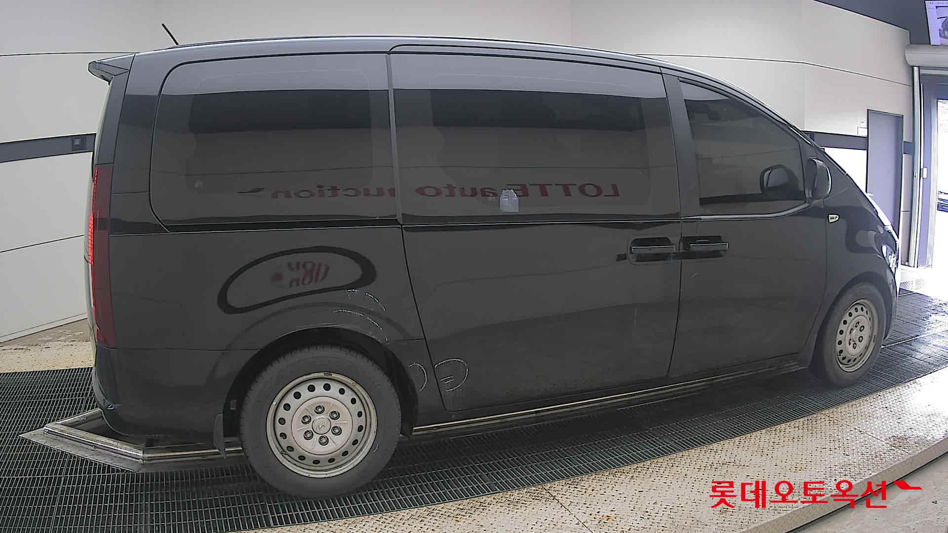 2022 - hyundai staria