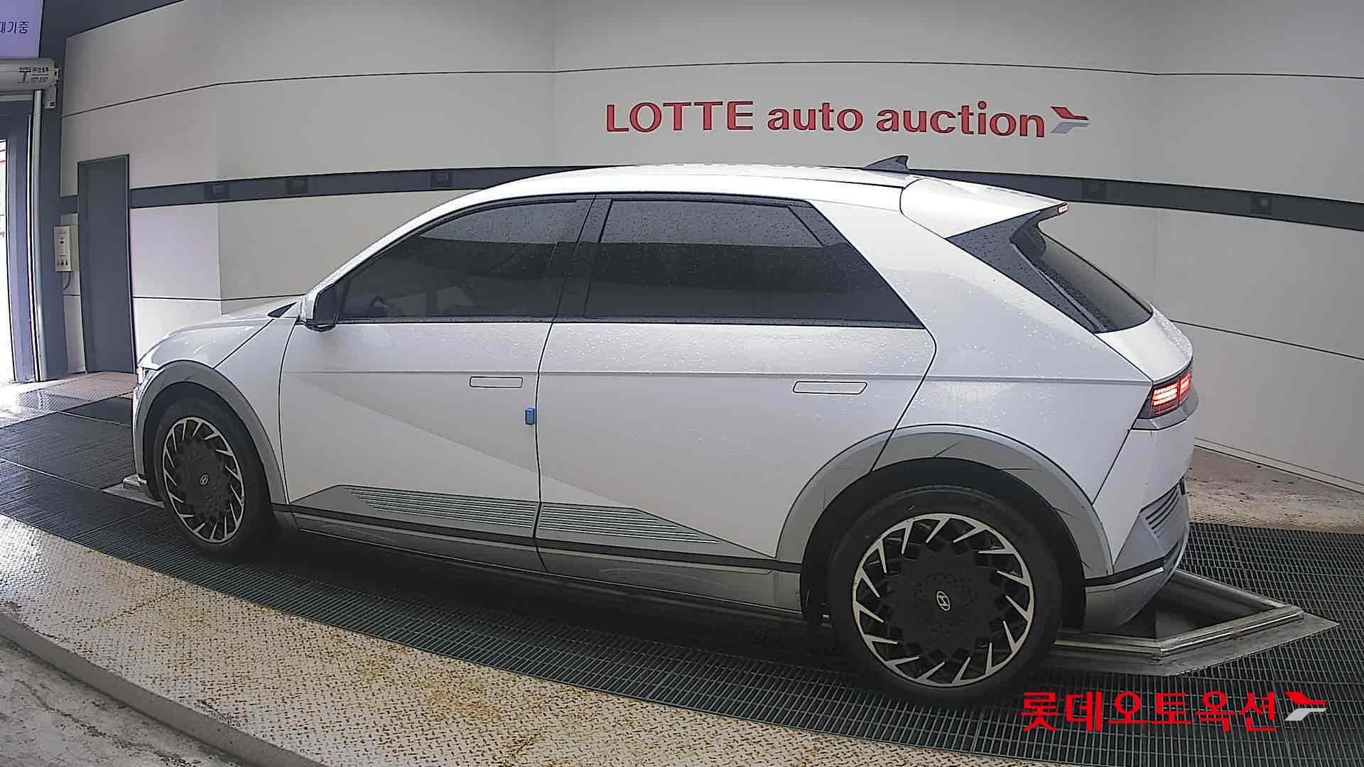 2023 - hyundai ioniq