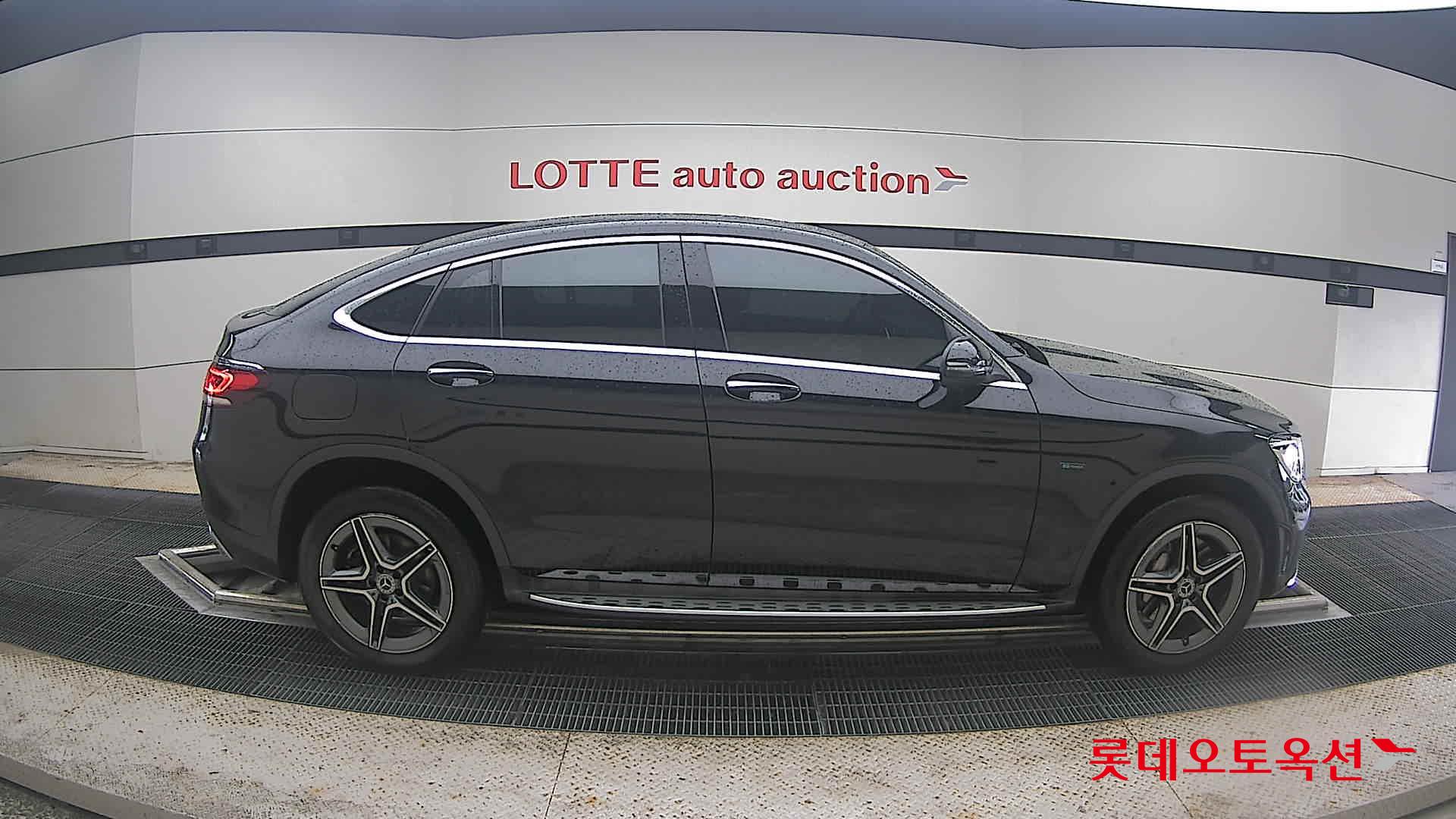 2021 - mercedes-benz glc300