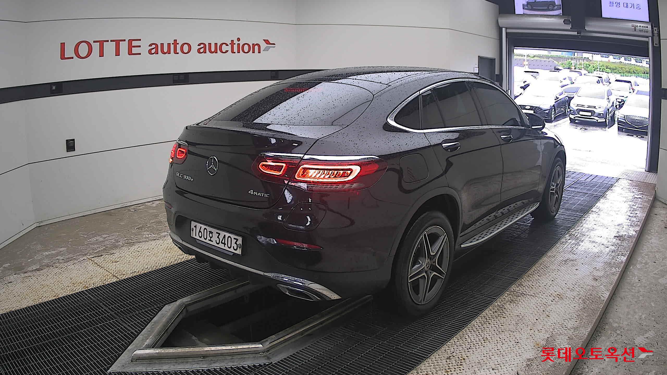 2021 - mercedes-benz glc300
