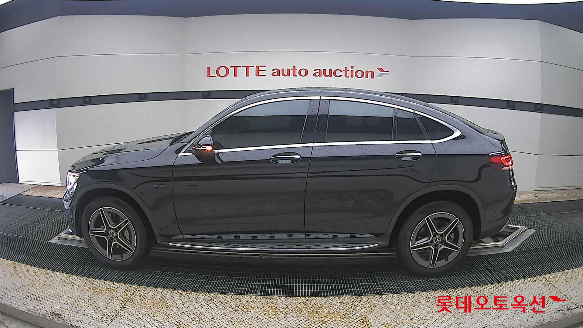2021 - mercedes-benz glc300