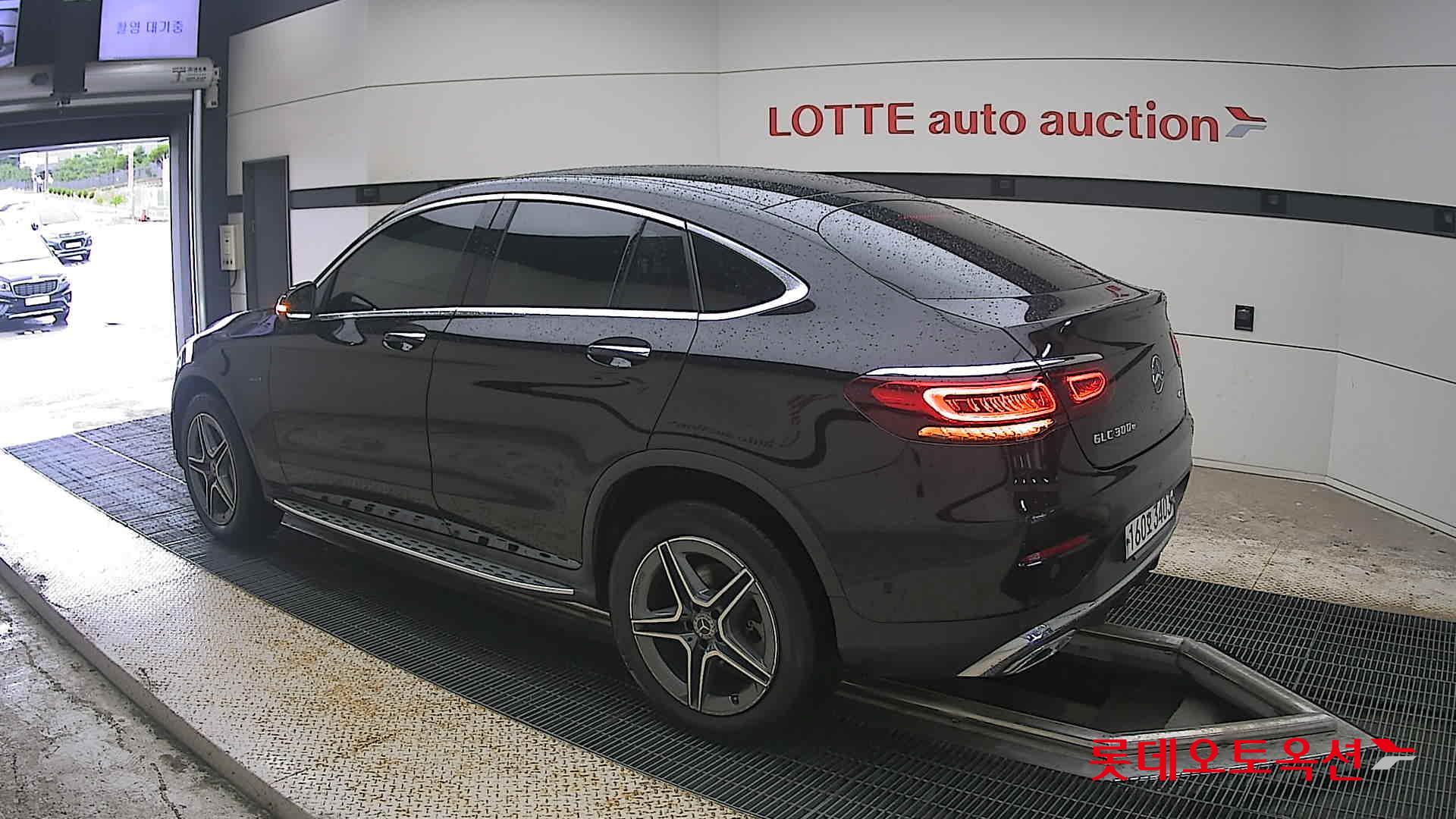 2021 - mercedes-benz glc300