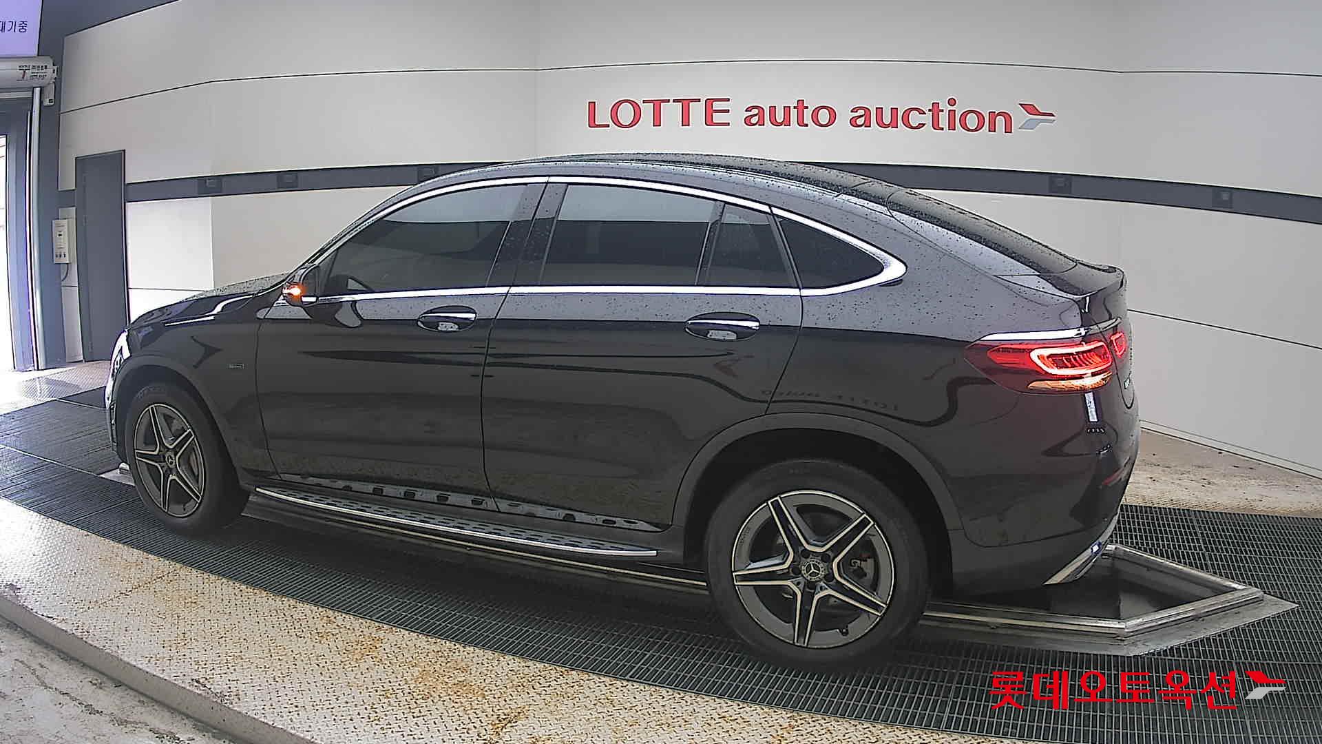 2021 - mercedes-benz glc300