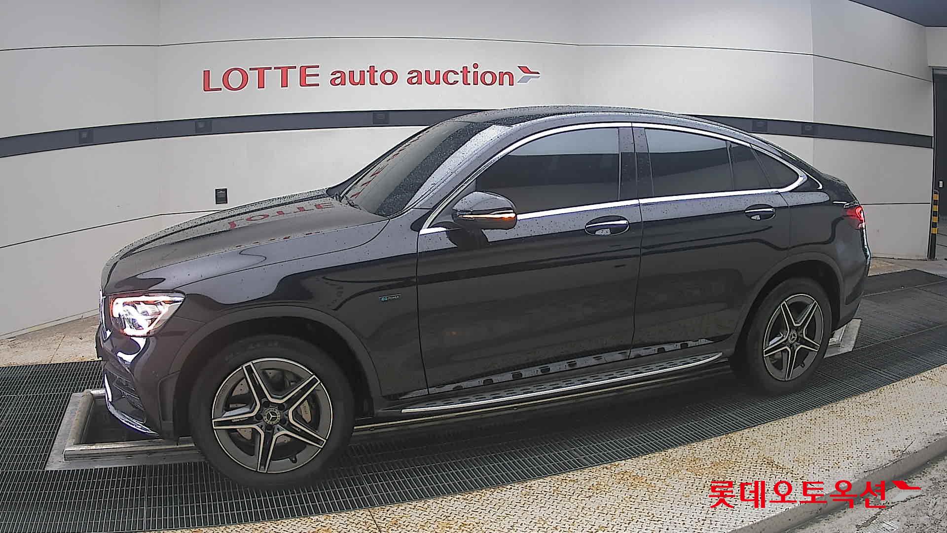 2021 - mercedes-benz glc300