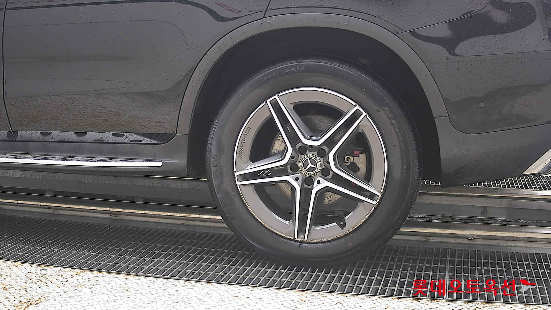 2021 - mercedes-benz glc300