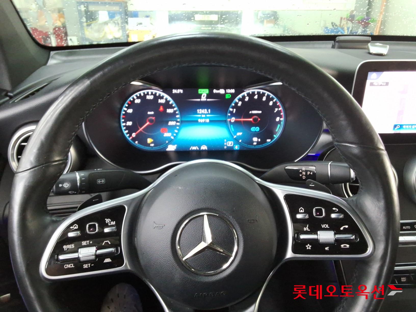 2021 - mercedes-benz glc300